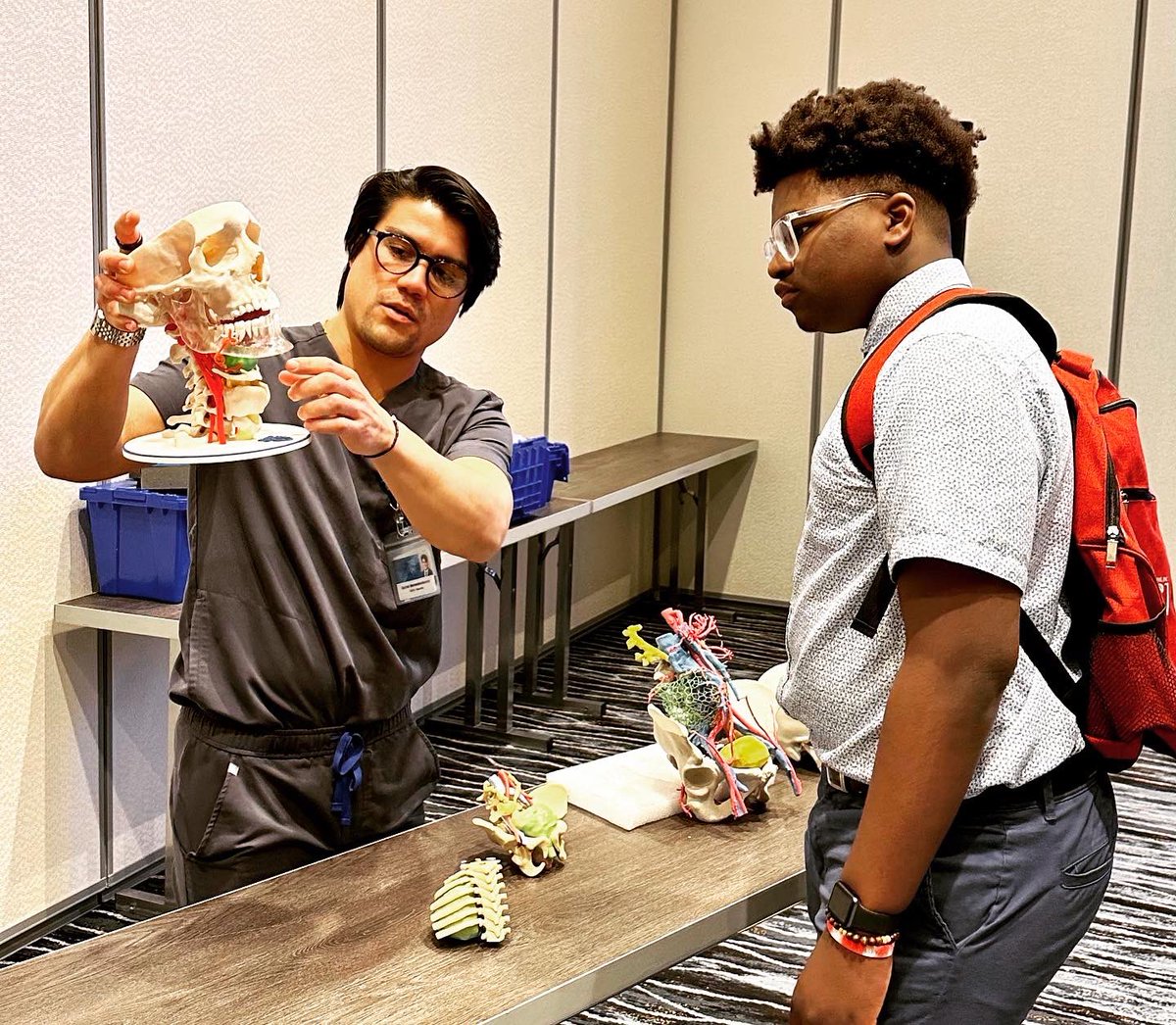 MayoENTresident's tweet photo. We had a blast running interactive sessions at the YU? Confab inspiring the next generation of #futureotolaryngologists #futuredoctors &amp; #futurescientists ! We are so proud of our mentees’ accomplishments 🌟
@headmirror_com #diversitymatters @BlackOtoNetwork #diversityinmedicine https://t.co/HtZqncFt4K