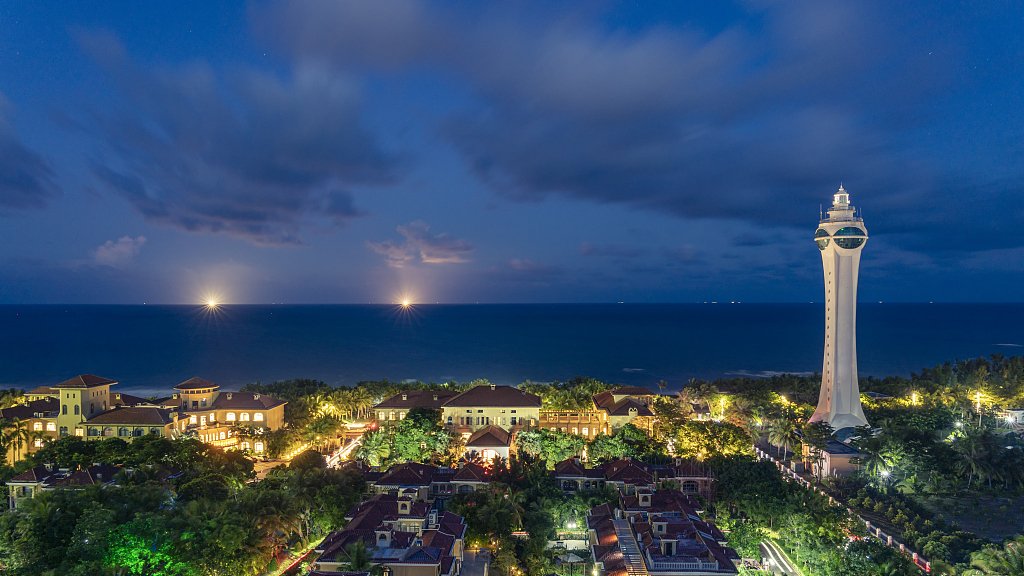 CGTNGlobalBiz's tweet image. #SpringinChina: Night falls in Bo'ao, carrying the hopes of waking up to a brighter tomorrow for all. #Boao2023 #BizBoao