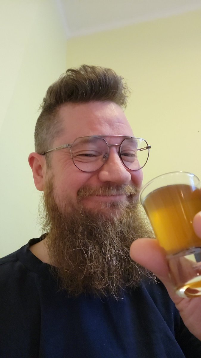 putki's tweet photo. Huonosti nukutun yön jälkeen kun kohottaa itse tekemää inkiväärishottia niin jo alkaa veri virrata. Tiistai on kyl tiististi kuul! #tiistai #shotti #aamu #inkivääri https://t.co/VbV4u4VZnx