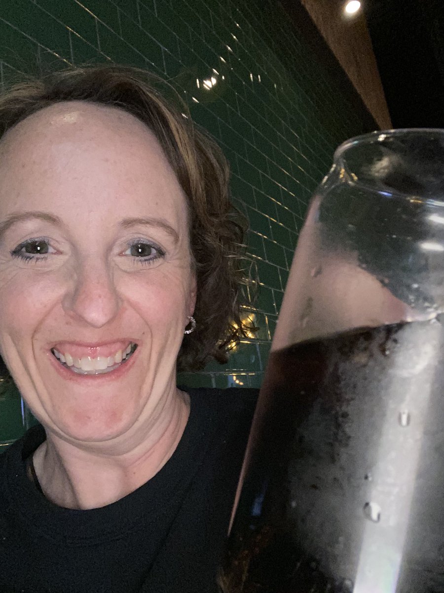 sandy_gingell's tweet image. Today I treated myself to some great food, a Diet Coke, and conversation!#pinkspringtraining @CDragoslavic @pressNseale @eagertolearnSoo @shantieljovanna