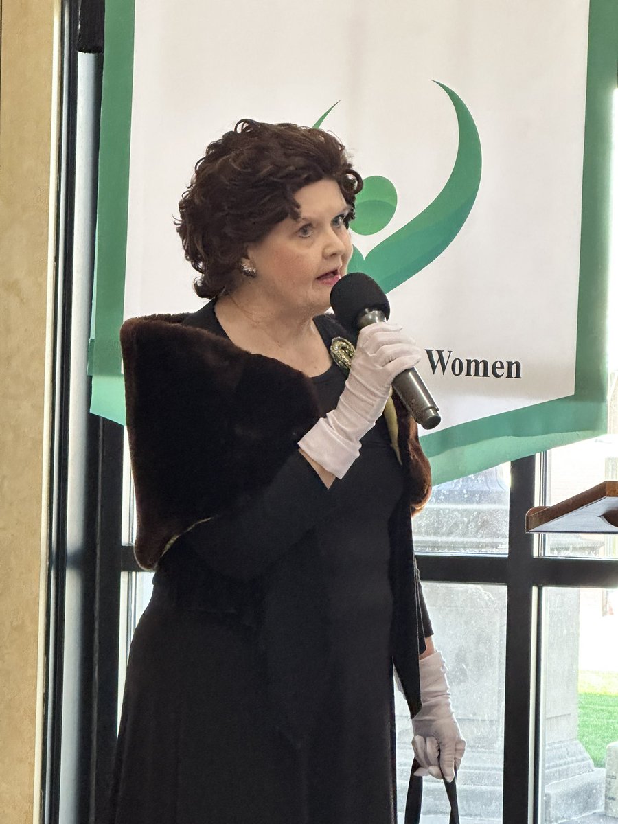 IsraelBaezaMO's tweet photo. This weekend was truly special as we welcomed the Sedalia Business Women to celebrate their 100 yrs and unveiled the portrait of Hazel Palmer.

Her image will serve as a reminder to all who enter our Courthouse of the remarkable woman who paved the way for so many. https://t.co/bNvA3Axobs
