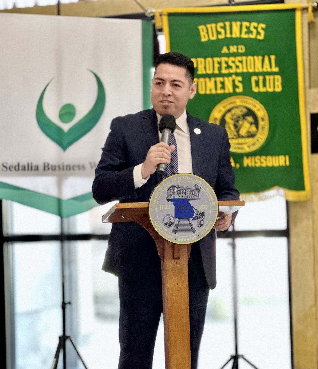 IsraelBaezaMO's tweet photo. This weekend was truly special as we welcomed the Sedalia Business Women to celebrate their 100 yrs and unveiled the portrait of Hazel Palmer.

Her image will serve as a reminder to all who enter our Courthouse of the remarkable woman who paved the way for so many. https://t.co/bNvA3Axobs