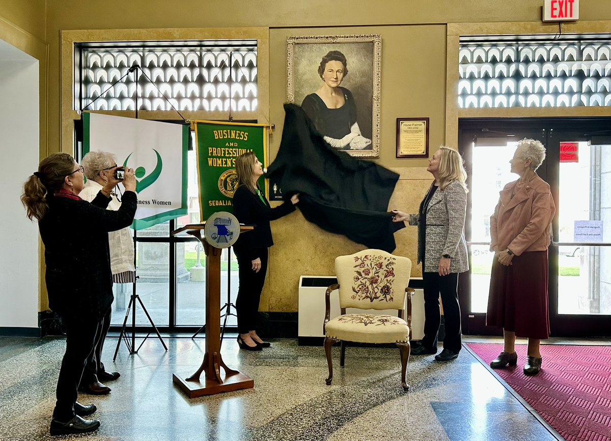 IsraelBaezaMO's tweet photo. This weekend was truly special as we welcomed the Sedalia Business Women to celebrate their 100 yrs and unveiled the portrait of Hazel Palmer.

Her image will serve as a reminder to all who enter our Courthouse of the remarkable woman who paved the way for so many. https://t.co/bNvA3Axobs