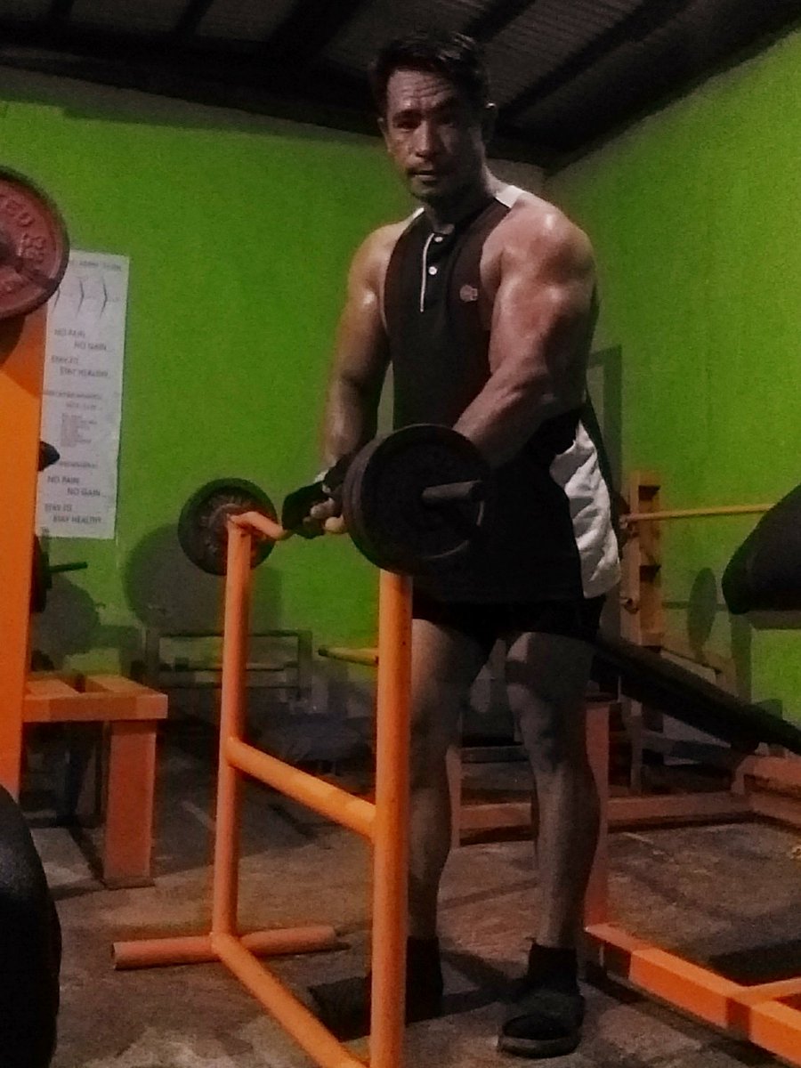 PilloDexter's tweet photo. #NoPainNoGain 🔥🔥🔥💪💪💪 https://t.co/iBm6FRJewp