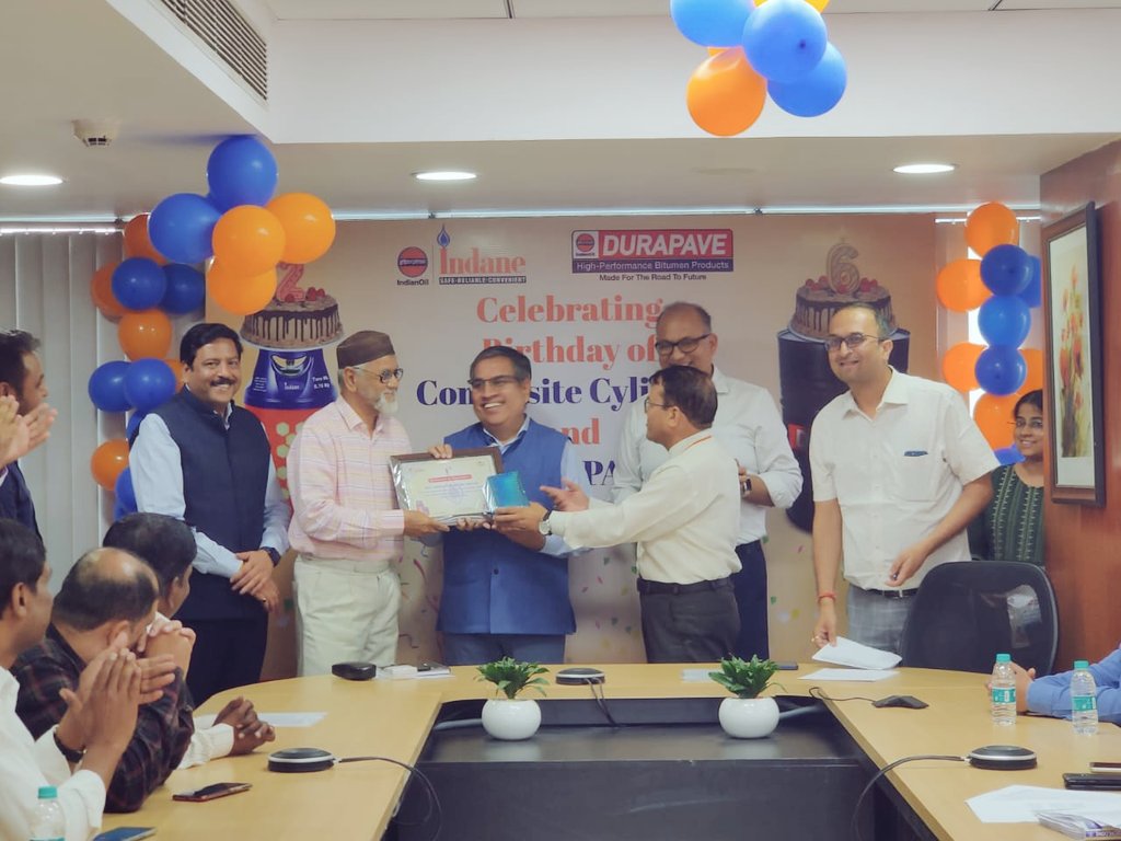IndaneDO's tweet photo. Lucknow @IndaneDO celebrates the 2nd birthday of our new Indane smart #CompositeCylinder with our esteemed customers and channel partners. @thakurkm007 @IOCL_UP @SanjivKakkar3 @MdKalim94771380
#CompositeBday @IndianOilcl https://t.co/WK0nKEhOOG
