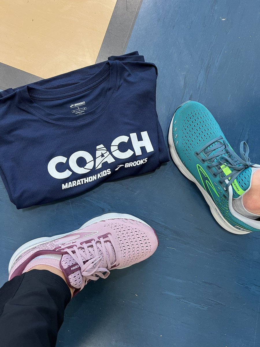 CoachSpelmanPE's tweet photo. Thank you @MarathonKids and @brooksrunning for our new sneakers and shirts! We are loving them! https://t.co/wScj5zhRnk