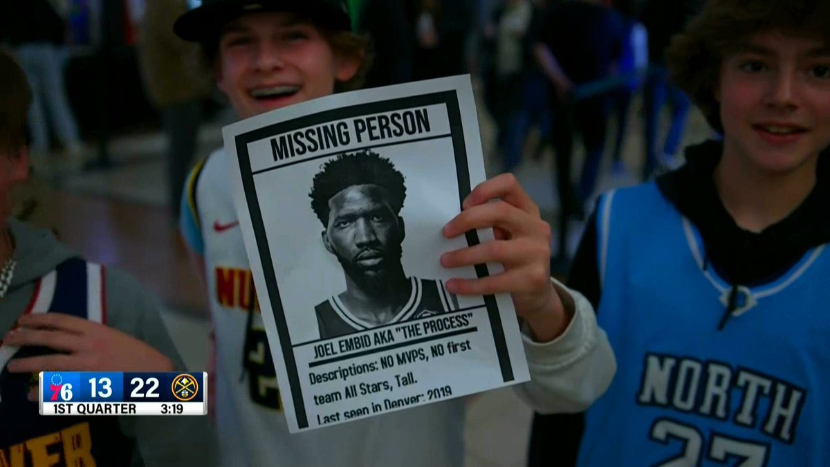 NBAMemes's tweet photo. This Nuggets fan chose violence https://t.co/Qs60NSGadG