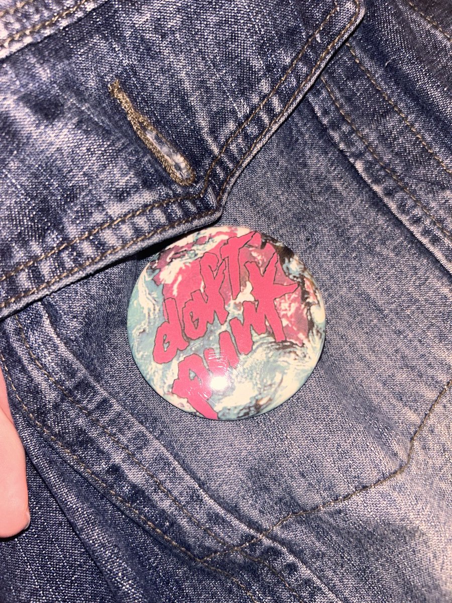 day_break909's tweet photo. went thrifting/shopping the other day and i found a cute daft punk pin + some other AMAZING things lol https://t.co/TUHzB5RVRf