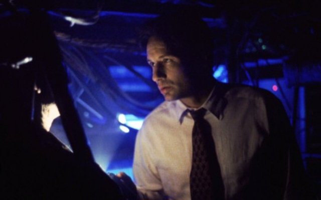 Marleydawn1's tweet photo. π Tonight's episode is "Kill Switch." Poor #Mulder lol, but I love all of #Scullys reactions in this one ππ #XFiles #MSR #MulderAndScully #Soulmates #Partners #Friends #DavidDuchovny #GillianAnderson 1993-Forever β€οΈπ½β€οΈπ½ #TheXFiles https://t.co/uspPb7qxtO