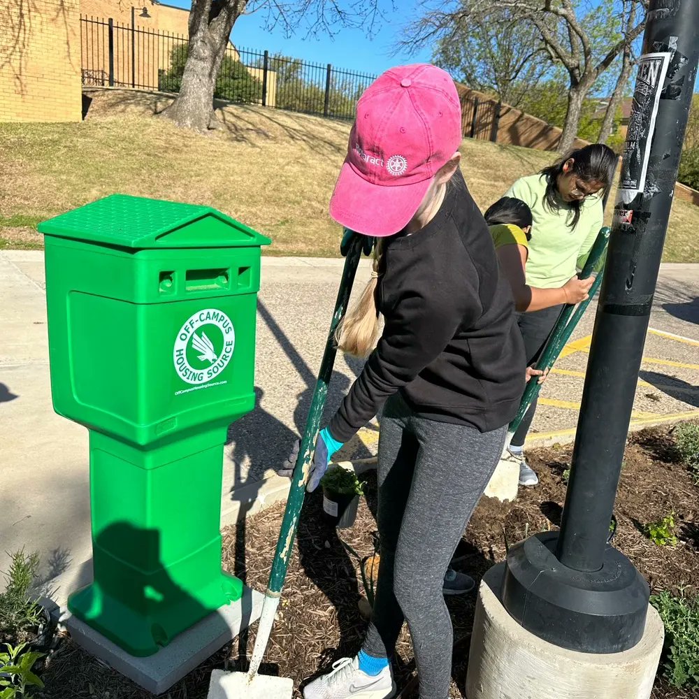 UNTRotaract's tweet photo. This past Saturday, Rotaractors attended The Big Event at UNT where they helped plant greenery on campus! Pt. 2 https://t.co/4QjPZIG57h