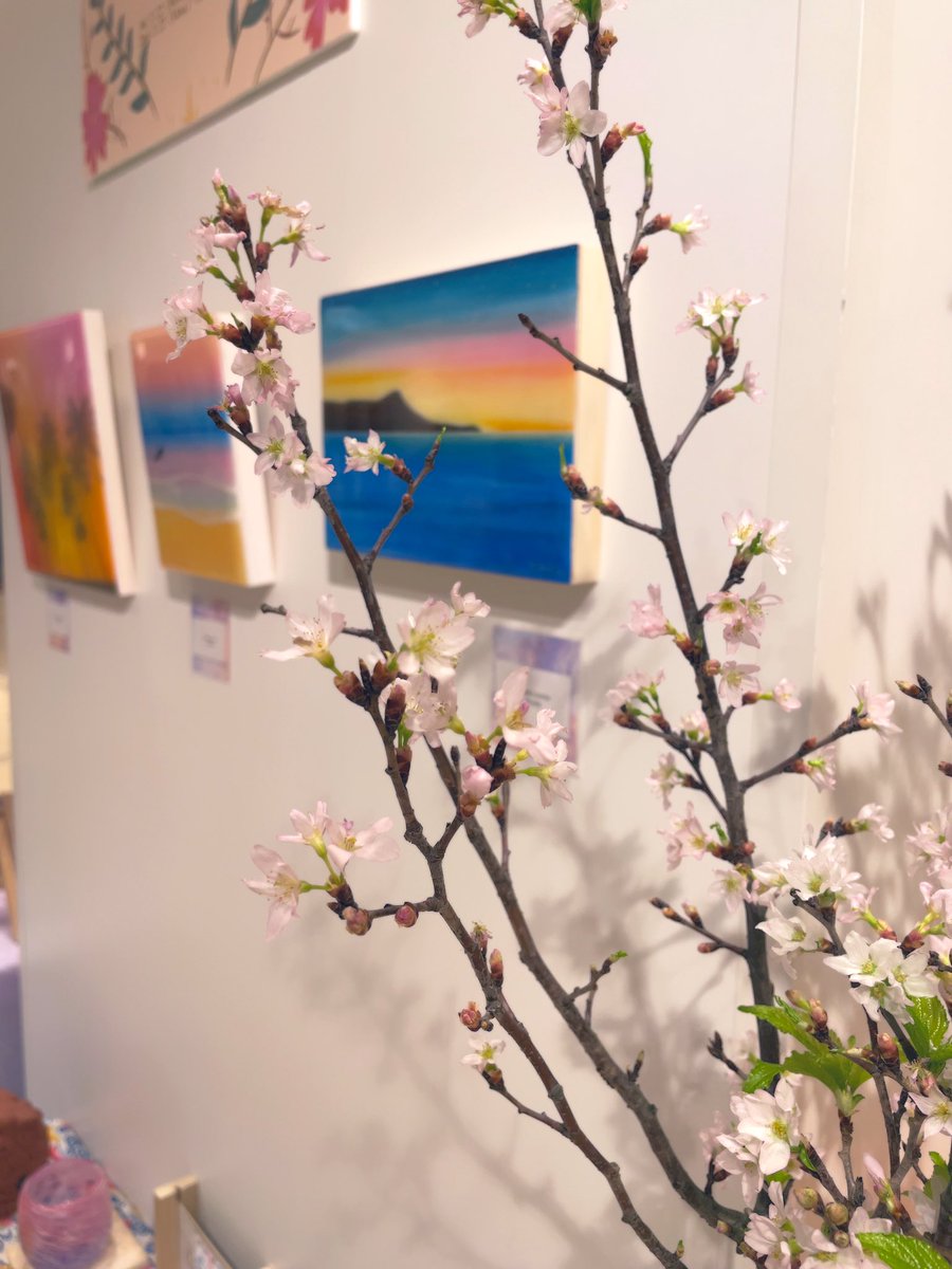 moani_create's tweet photo. 松屋銀座POP UP🌸最終日です🤗
お近くの方はぜひぜひお立ち寄りください🌈
レジンアートとリアル桜のコラボ🫶🏻💗

 Love the Earth🌎🌱✨
松屋銀座 3階
Alice + Olivia アリスオリビア前 https://t.co/xgOLuaIPOh