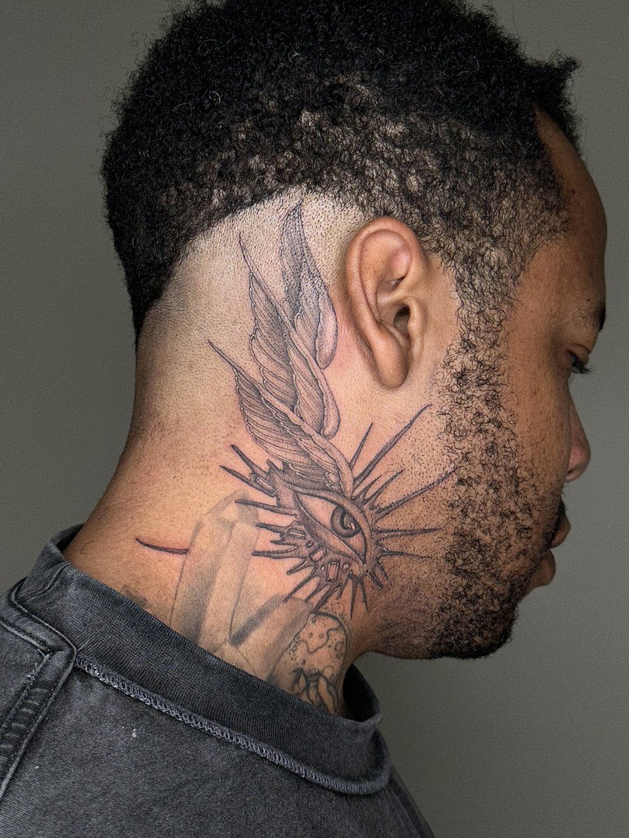 vcmttt's tweet photo. Should I become a barber? #tattoo #LAX https://t.co/OlGNUvKwWw