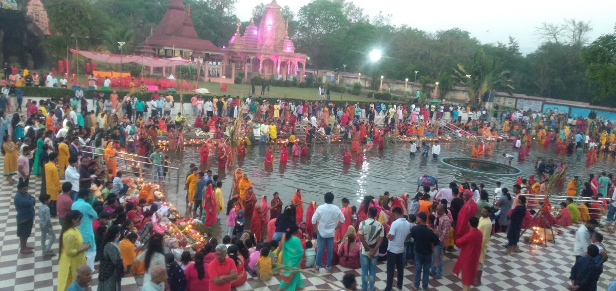 kumar Abhishek (मुझे गर्व है मैं हिन्दू हूं) (@kumarabhibjp) on Twitter photo #जय_छठी_मईया
लोक आस्था का महापर्व चैती छठ पूजा के पवन अवसर पर सिदगोड़ा सूर्य मंदिर के प्रांगण में उगते सूर्य को अर्घ्य देकर भगवान भास्कर एवं छठी मईया का आशीर्वाद प्राप्त किया।
<a href="/dasraghubar/">Raghubar Das</a> #जय_छठी_मईया
लोक आस्था का महापर्व चैती छठ पूजा के पवन अवसर पर सिदगोड़ा सूर्य मंदिर के प्रांगण में उगते सूर्य को अर्घ्य देकर भगवान भास्कर एवं छठी मईया का आशीर्वाद प्राप्त किया।
<a href="/dasraghubar/">Raghubar Das</a>