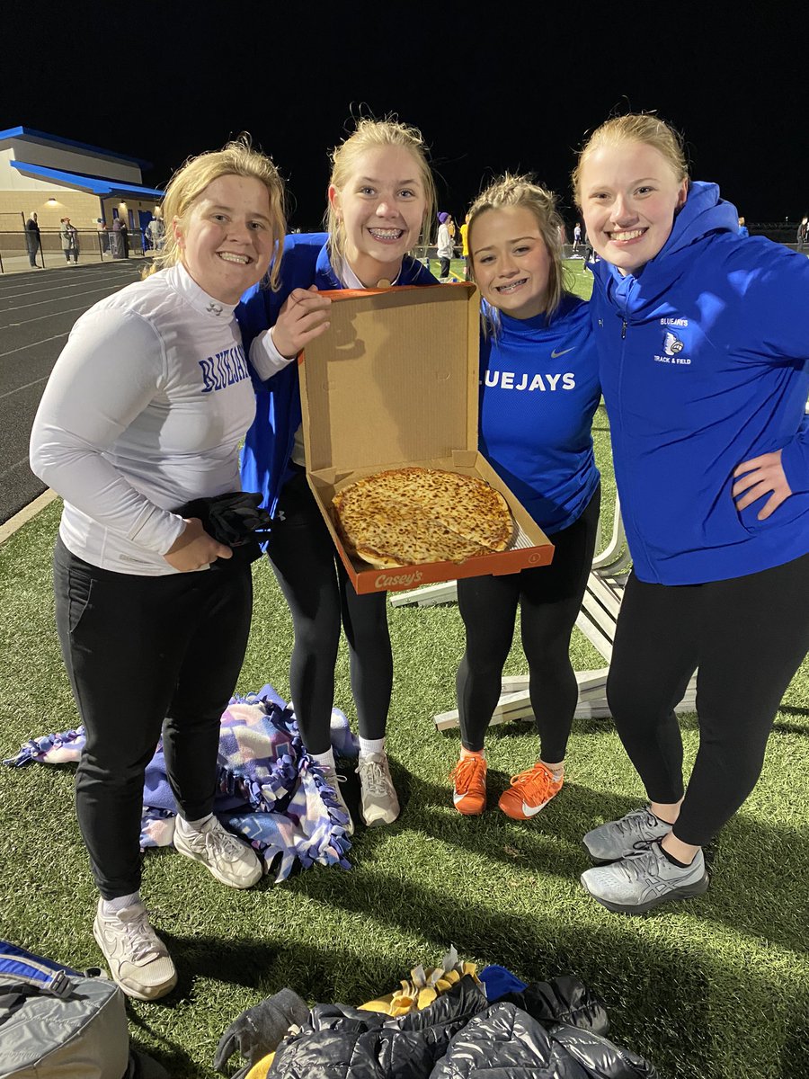 BFMath6's tweet photo. 4 x 1 Home Meet Thrower Champs- 2nd year in a row! 🥇 #pizzaforall #titledefended https://t.co/stsIHCg8h4