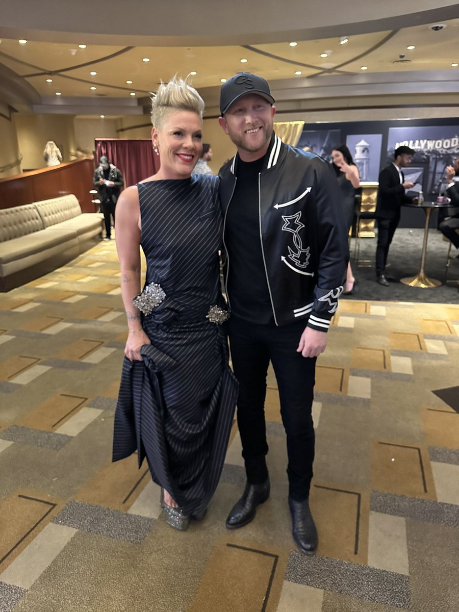 Cole Swindell On Twitter So Nice Meeting You Pink Congrats On Your 