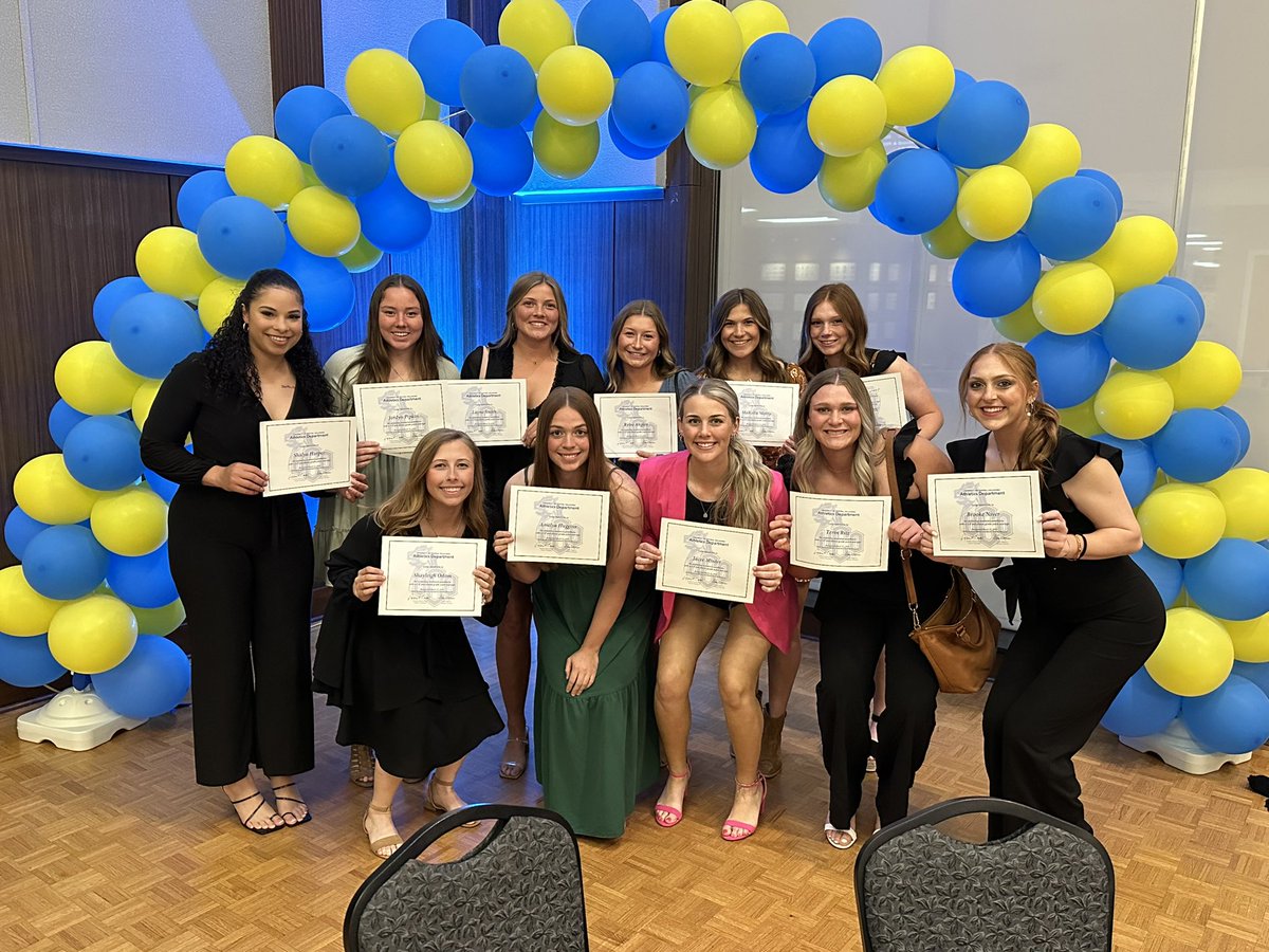UCOSoftball tweet media
