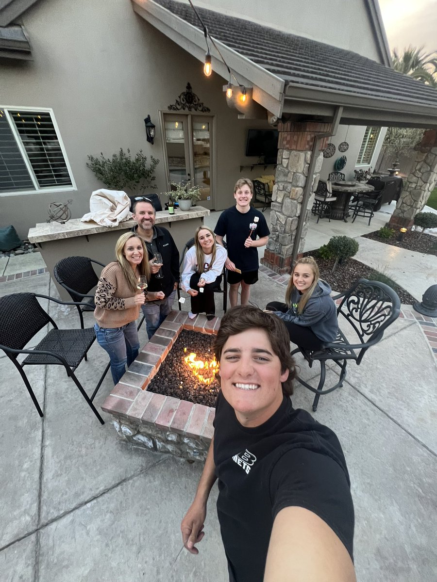 Douggordonraci1's tweet photo. Monday night at the Gordons! Little of this then a lot of racing this weekend! #lucasoil #lucasmb #hoosiertires #betausa #ngkracing https://t.co/JU1ZubPox7