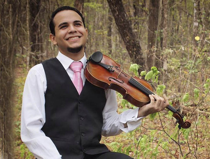SantaFeSymphony's tweet photo. Explore our wondrous planet through the lens of Debussy and Haydn! April 16 @TheLensic, we proudly present—with our partners at WildEarth Guardians—One Love. One Planet. Featuring the 2021 Robert Frederick Smith Competition Winner, #SamuelVargasViolinist !
https://t.co/LD1aJ6Zbhi https://t.co/LuGDeUoxRp