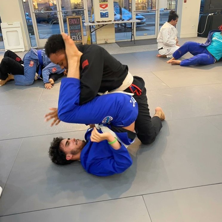 The_Notorious52's tweet photo. Light's Camera Action Jiu-Jitsu🥋 #thenotorious #JiuJitsu https://t.co/s9COTeQGQ7