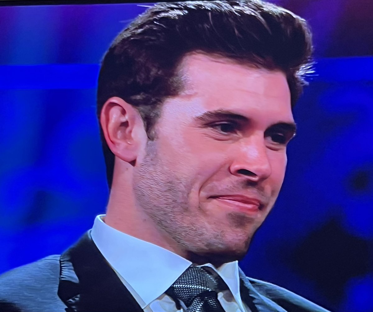 botchelorettey's tweet photo. I’ve been team Zach as much as possible but this face is making me NERVOUS I swear to god if he fucked things up with Kaity 😮‍💨
#thebachelor https://t.co/z3gu2ZRdjO