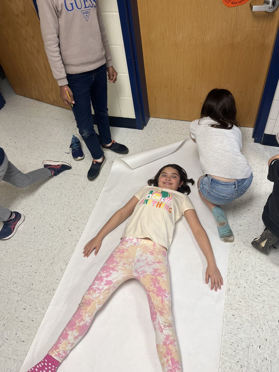 MsLenowicz3rd's tweet image. Tracing and measuring to get ready for the Yeti!