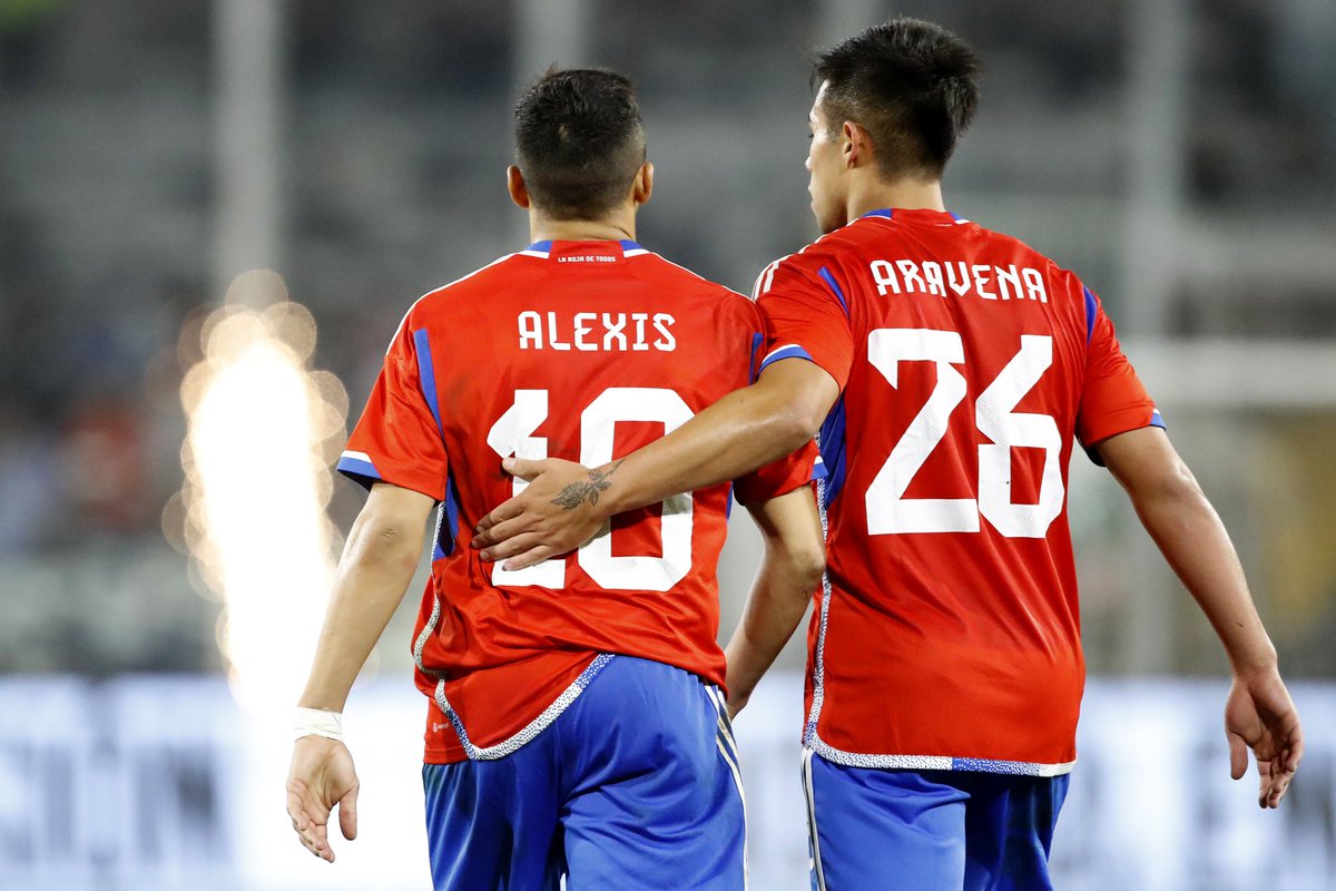 Cruzados's tweet photo. ¡Qué dia, monito! 👏

Felicitamos a Alexander Aravena por su debut con @LaRoja en la victoria ante Paraguay 💪

 ¡Gran ingreso, crá! ⚪🔵 Que sea el primero de muchos partidos con la Selección  ♥️ #CruzadosDeSelección https://t.co/JNgr1XnZsS