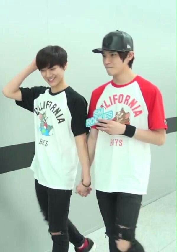 frogst00l's tweet photo. Never forget mall couple Taeyong and Ten https://t.co/whvjsbas7x