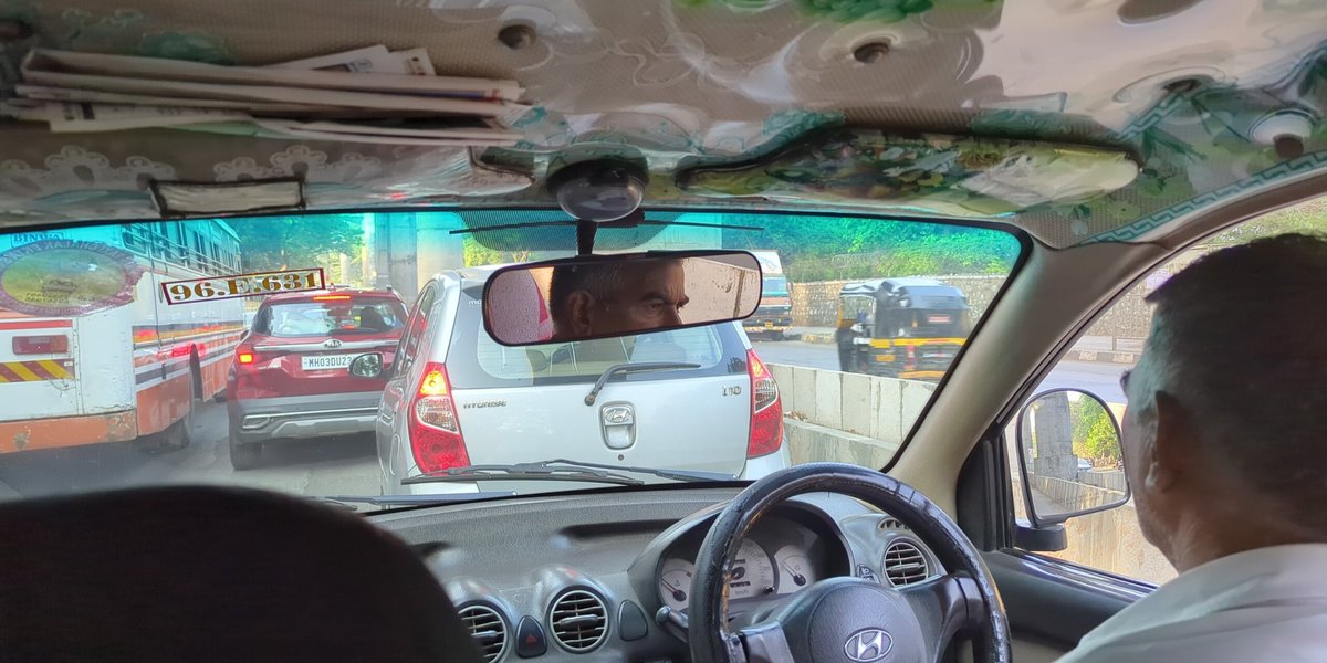 MeMumbaikar15's tweet photo. Dear @MTPHereToHelp huge #jam on #lbsroad between #kanjurmarg #runwalforest and #Gandhinagar junction towards vikroli, #sos #trafficjam #police @RoadsOfMumbai @mulund_info https://t.co/4m4SMDk6nq