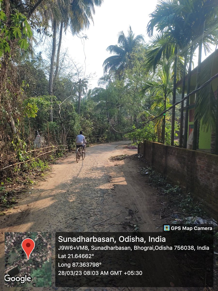 MukeshDalai2's tweet photo. #ବାଲେଶ୍ୱର:ଭୋଗରାଇ ବ୍ଲକ ସୁନାଧରବସାଣ ଗ୍ରା:ପ ସୁନାଧରବସାଣ ଗ୍ରାମର ୱାର୍ଡ ନଂ୯ ରେ ଥିବା ମଧୁସୂଦନ ଓ କମଳାକାନ୍ତ ଜେନାଙ୍କ ଘର କୁ ଲାଗି ରାସ୍ତ��ରେ ଥିବା ବିଦ୍ୟୁତ୍ ଖୁଣ୍ଟରୁ ବିଦ୍ୟୁତ୍ ତାର ଛିଡ଼ି ରାସ୍ତାରେ ଏମିତି ଝୁଲୁଛି। @tpnodl_balasore ସାର ଯଥାଶୀଘ୍ର ବିଦ୍ୟୁତ୍ ତାର ସଜାଡିବାକୁ ବିନମ୍ର ଅନୁରୋଧ @EnergyOdisha @TataPower https://t.co/rk6LMwCzEo