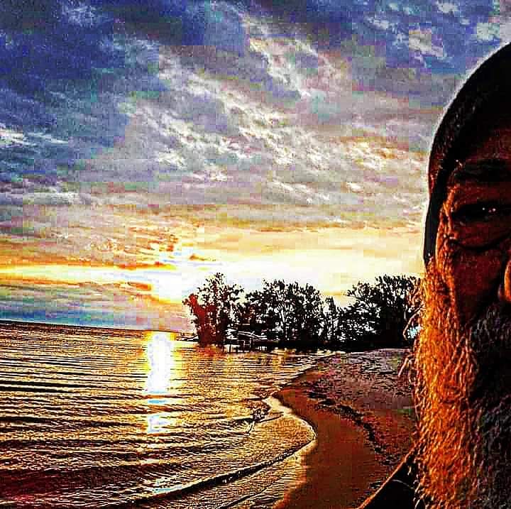 RareCat's tweet image. Doors:  Holes in walls that offer us a way out or a way in.... you could suddenly find yourself  standing on the threshold of a brand new tomorrow....

#HeAnswersOurPrayers🙏
#NothingButBlueSkies 🌎
#PracticeLove😻
#Lent2023✝️
#HABD ☮❤