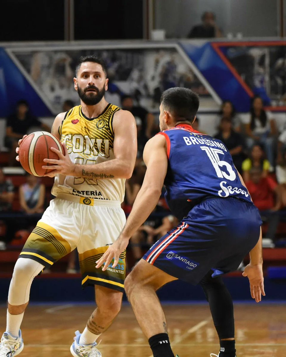 comumercedes's tweet photo. 🏀 #LNB
El equipo de Mercedes perdió ante Quimsa por 95 a 89 por La Liga Nacional en Santiago del Estero.
El goleador del partido y doble figura fue Robinson con 22 puntos y 10 rebotes. Johnson Jr sumó 19 puntos al equipo aurinegro.
📸 Prensa Quimsa
#VAMOSCOMU 💛🖤🐊 https://t.co/gOWBS5o163