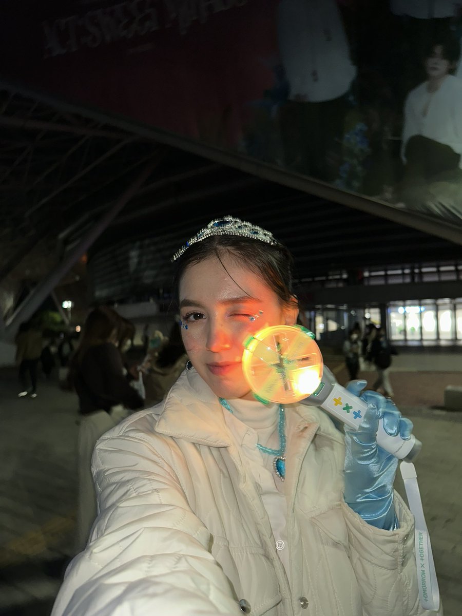 iamrkrn_'s tweet photo. Fell like Cinderella 내가 변해💙
#투바투 #txt #txtconcert #TXT_ASM_TOUR https://t.co/j3G3avFDiG