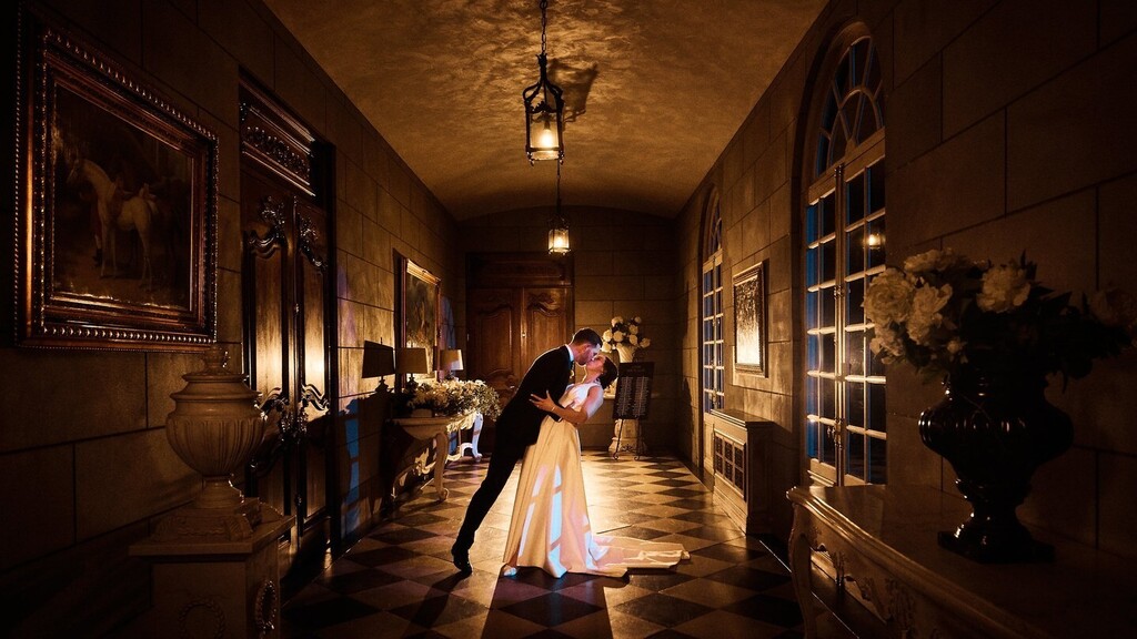 Ali &amp; Brad nailing the dip and kiss. It's a classic for sure. instagr.am/p/CqUQ_wAtBZX/