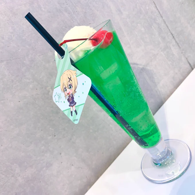 そしてSDイラストレーターの桜沢かなたさんがイラスト担当されているメイドインアビスカフェ、シンフォギアカフェにも行ってきました!フードもグッズもかわいい 