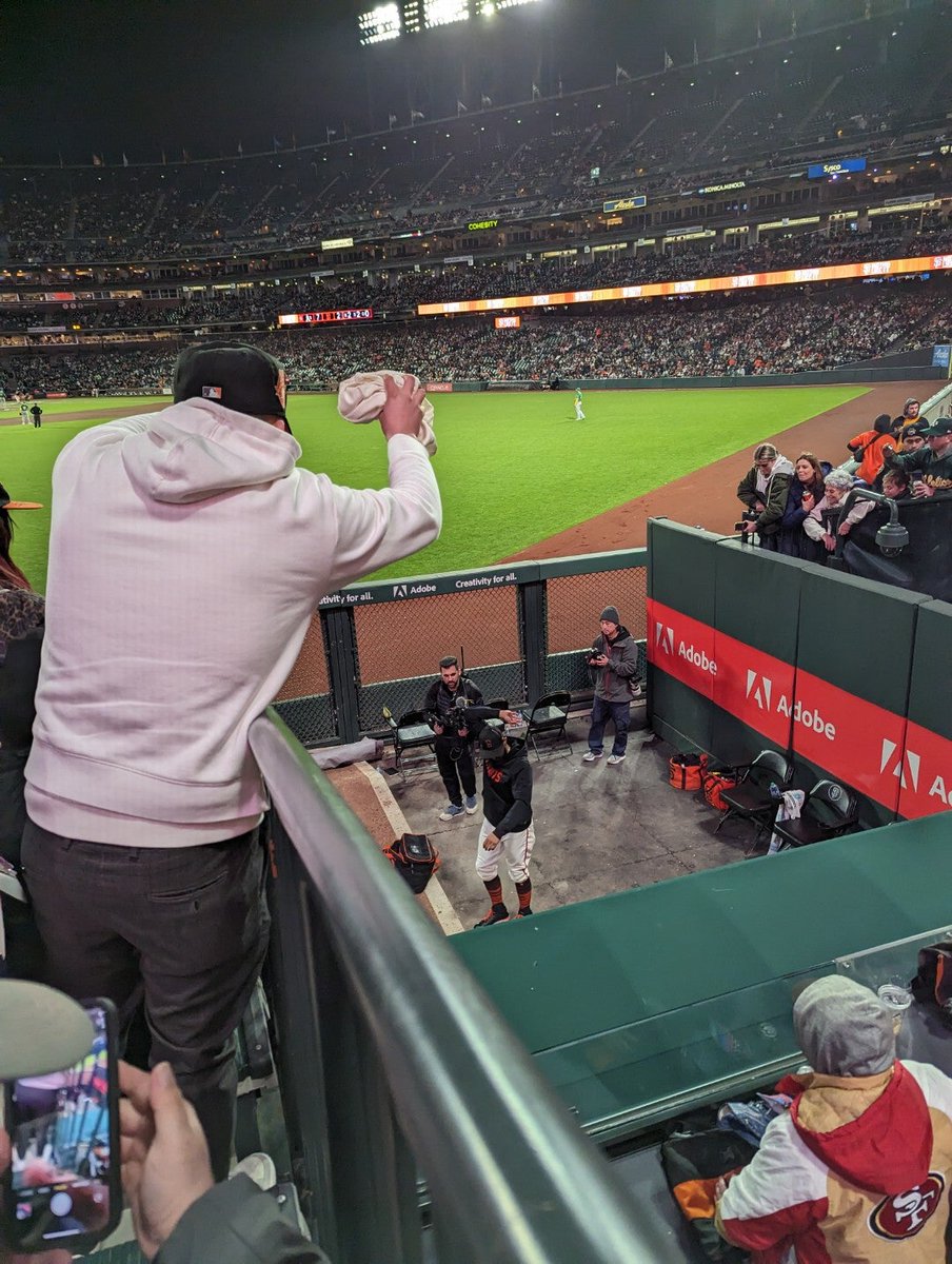 xtine ✈ where you are tweet media