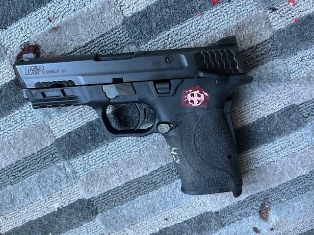 Ripple1026's tweet photo. Photos and video released by Metro Nashville Police of the shooter and weapons used in the  Covenant Church/ School shooting. https://t.co/qDK7an3r0Q