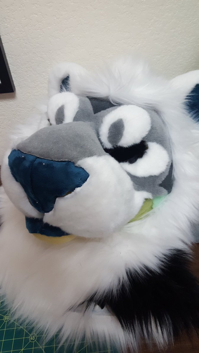 He's comin along 
(I LEFT HIS JAW FABRIC AT MY BOSSES HOUSE 🤡)