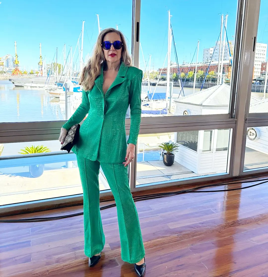 munecamoore's tweet photo. Día de Desfiles
#ARFW
#AdrianaCostantini
#yatclubpuertomadero
#Chic Style https://t.co/I1pbRlmj7l