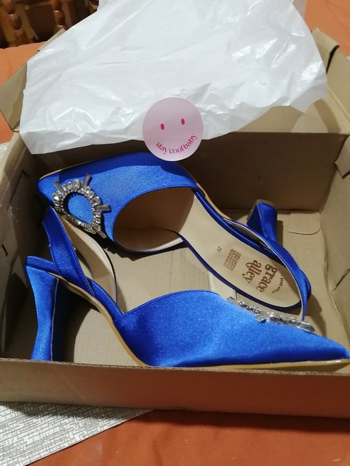 Miren estos hermosos zapatos que me llegaron hoy (⁠&nbsp;⁠╹⁠▽⁠╹⁠&nbsp;⁠) &iquest;Les gustan? Pueden pedirlos en mi tienda:<a href="/tag/onlyfans"class="tags"><span>#onlyfans</span></a>