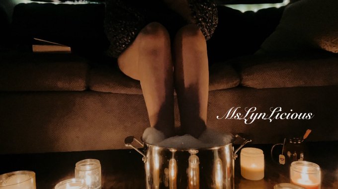 I love getting to create art for you all! This is a set of stills from a video I got to make! Full 5<a href="/tag/bathtime"class="tags"><span>#bathtime</span></a><a href="/tag/spaday"class="tags"><span>#spaday</span></a><a href="/tag/bubblebath"class="tags"><span>#bubblebath</span></a><a href="/tag/pedicure"class="tags"><span>#pedicure</span></a><a href="/tag/bubbles"class="tags"><span>#bubbles</span></a>