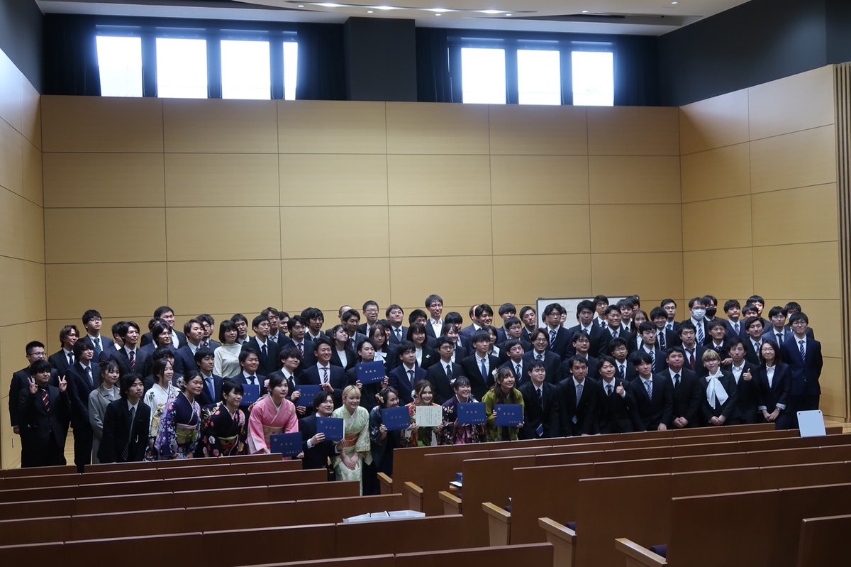 The graduation ceremony was held at Hokkaido University. Thank you for your great contribution. Wish you all the best for your future!