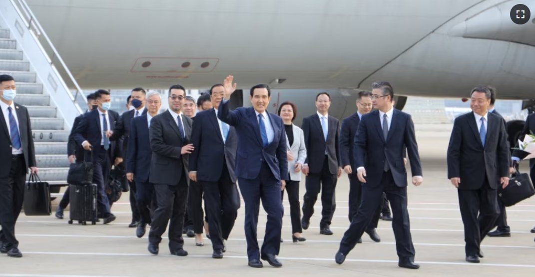 RunawayID's tweet photo. Former Taiwanese President Ma Ying-jeou arrived in Nanjing to start ancestor worship and exchange activities with the mainland https://t.co/ByD7HVEp8F