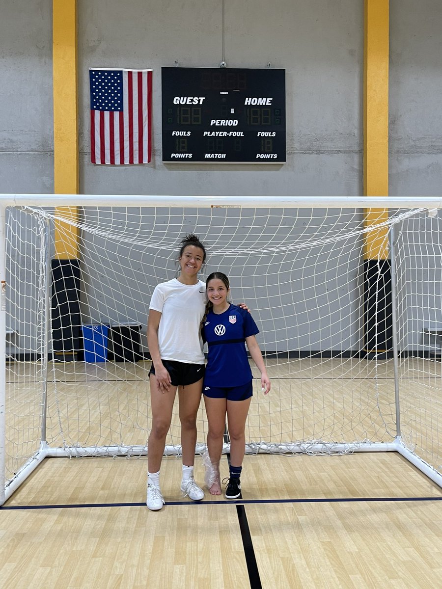 Brooke Ahern tweet media