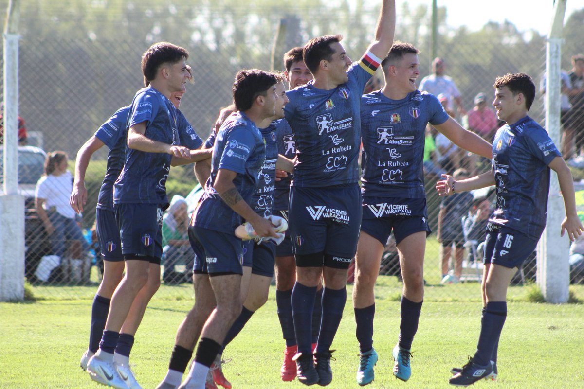 DiegoMongay's tweet photo. Feliz de poder seguir defendiendo los colores del #EquipoDelPueblo !!
El objetivo es crecer partido a partido para poder volver a ser protagonistas!!
Gracias Agustina Funes por retratar cada momento de la Historia Reciente del #Lefu 💙📸🙌 https://t.co/drqBvM2jDo