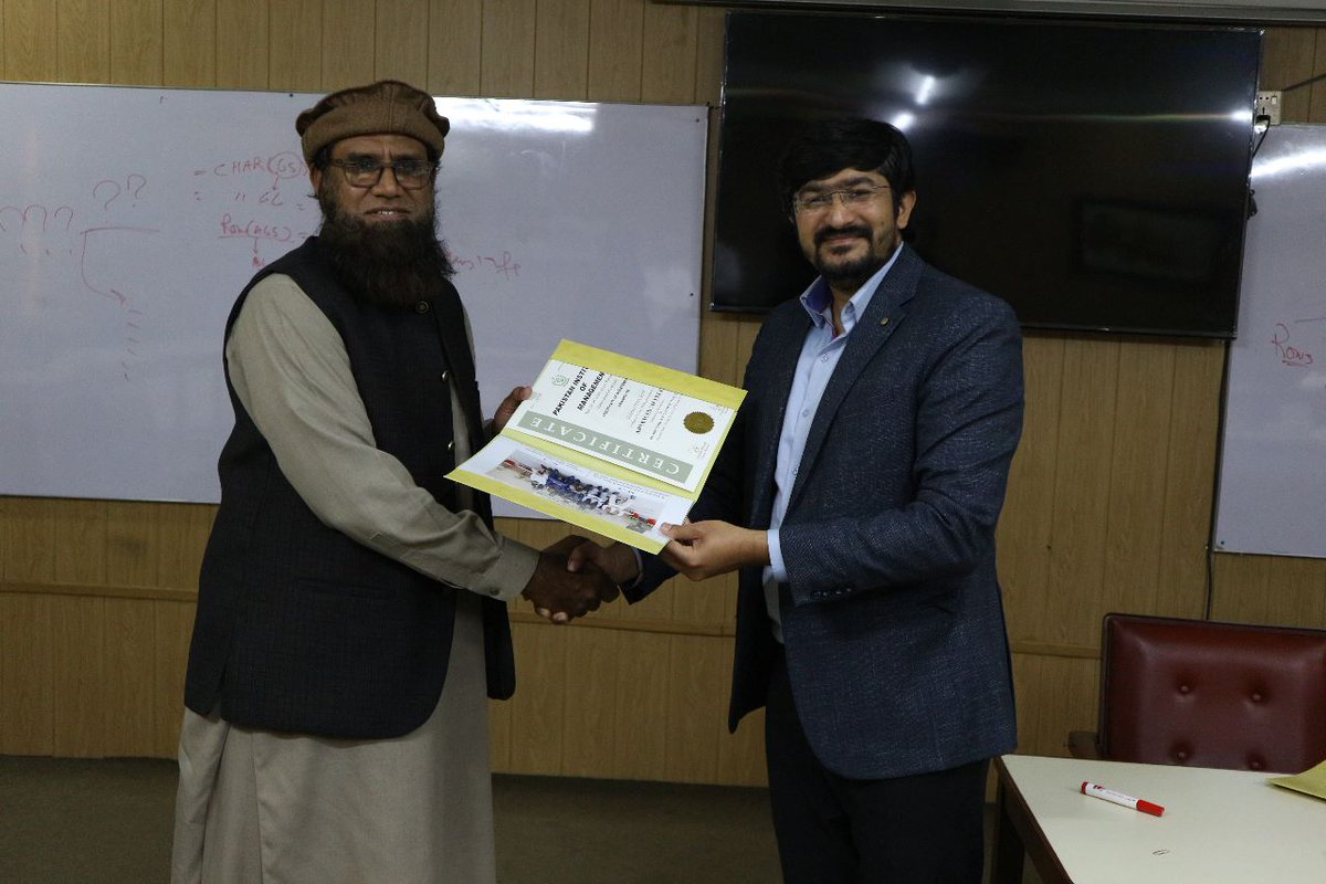 Datalytik's tweet photo. Here are a few snippets from Ghulam Mustafa's training on intermediate to advanced Microsoft Excel at the Pakistan Institute of Management for Diamond Paint Industries - pvt Ltd.

 #Microsoft #MicrosoftExcel #dataanalyst #programmer #languge #programming #datavisualization https://t.co/L0PEGNP13E