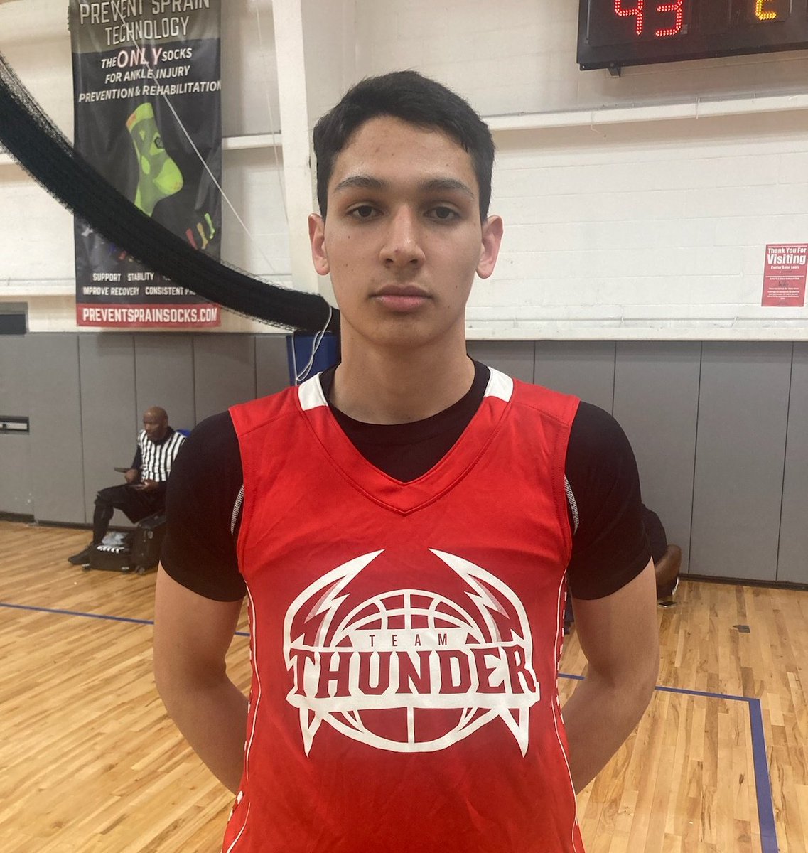 ThreatHoops's tweet image. 2023 Samuel Hincapie, The Avengers is a smooth slasher who also plays physical and uses his body well. That toughness came in handy finishing through contact at the rim. #ThreatHoops #rumblefortherankings