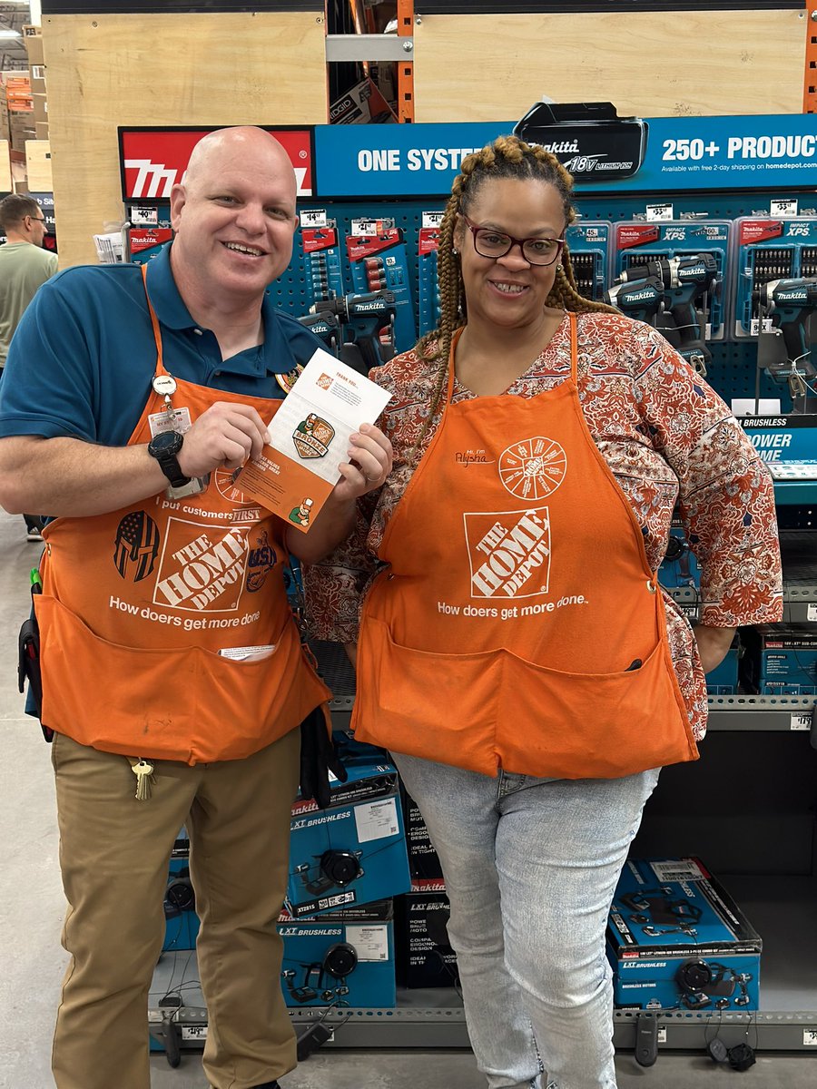 Brandi6371's tweet image. Homer Awards and Milestones at #485!! Celebrating our associates 🎉 
#CelebrateYOU 

 @Edmond0485 @NagyAndrew @ShawnMinkner @SandraD2429 @DepotRob @aboutthepigskin 

#PMDPeopleFirst 
#D287WeAreTheBar #D287StrongerTogether
#FearUs485