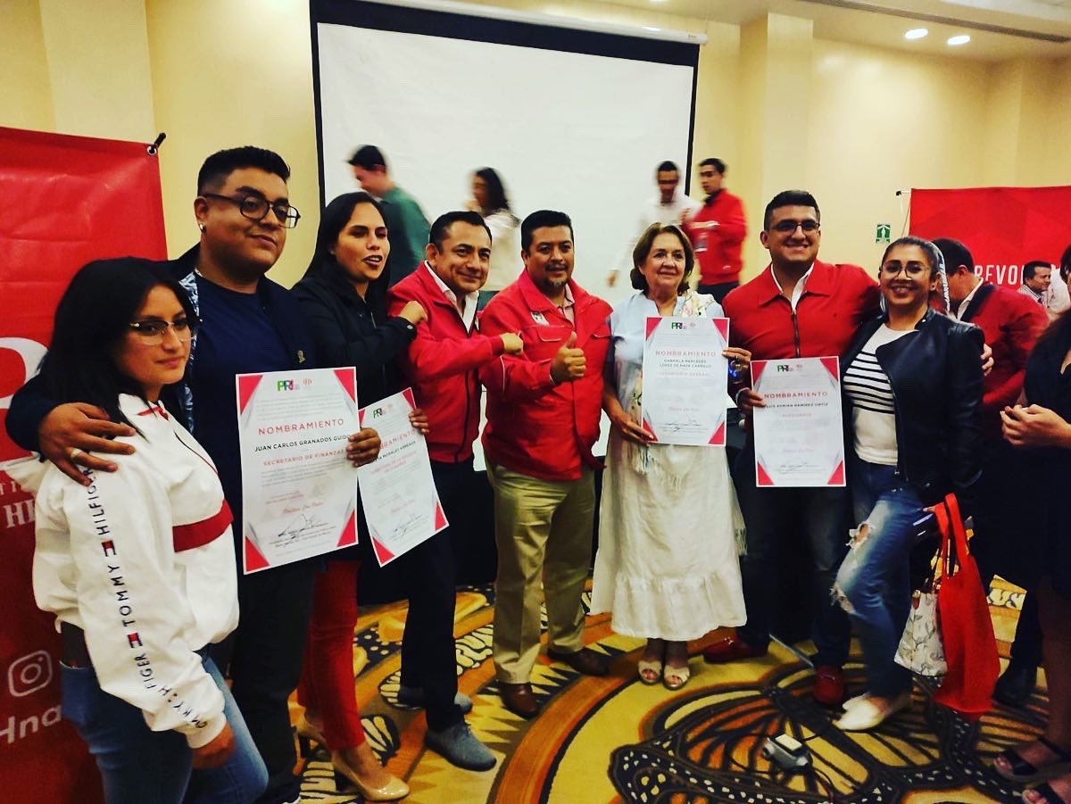 LuisAdrian_R's tweet photo. El viernes Pasado Recibimos de parte del Equipo del @IRHnacional  @IRH_Edomex los nombramientos que nos acreditan como la nueva dirigencia de la Filial en #Huixquilucan y de la cual tengo el privilegio de presidir. Agradezco todo el apoyo a @gzamacona … https://t.co/FfZnSbI0i7