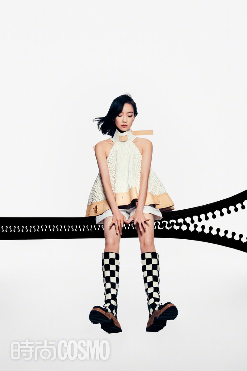 songqianarchive's tweet photo. 𝐕𝐈𝐂𝐓𝐎𝐑𝐈𝐀 × 𝐋𝐎𝐔𝐈𝐒 𝐕𝐔𝐈𝐓𝐓𝐎𝐍 ⚪️⚫️

#songqian #victoriasong #宋茜 #빅토리아 https://t.co/w31EgkKj1T
