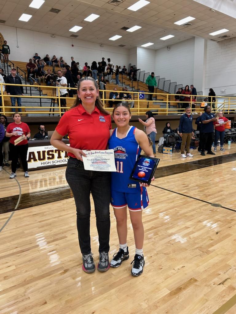San Elizario Girls Basketball/Golf asst. Coach (@segirlsbsktball) on Twitter photo Congratulations to Audrey Hernandez <a href="/Audrey05231161/">Audrey #20</a> for her performance today in the basketball game <a href="/ElCoaches/">Greater El Paso Girls Coaches Association</a>, earning the title of MVP. Great job representing San Elizario ๐๐ <a href="/SanElizarioISD/">San Elizario ISD</a>
@Marioni_SEHS <a href="/Fchavezeptimes/">Felix Chavez</a> Congratulations to Audrey Hernandez <a href="/Audrey05231161/">Audrey #20</a> for her performance today in the basketball game <a href="/ElCoaches/">Greater El Paso Girls Coaches Association</a>, earning the title of MVP. Great job representing San Elizario ๐๐ <a href="/SanElizarioISD/">San Elizario ISD</a>
@Marioni_SEHS <a href="/Fchavezeptimes/">Felix Chavez</a>